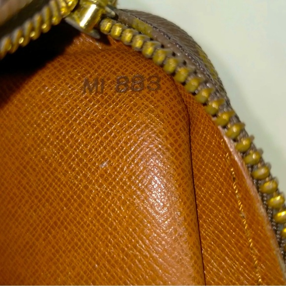 COPY - ✨Louis Vuitton St. Germain Crossbody ✨ - Picture 6 of 13